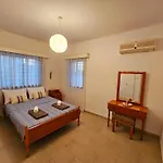 3 Palms Apartment
